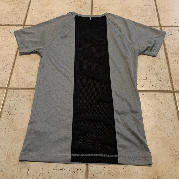 PUMA Men's Gray Athletic T-Shirt - Size Small - Picture 4 of 6